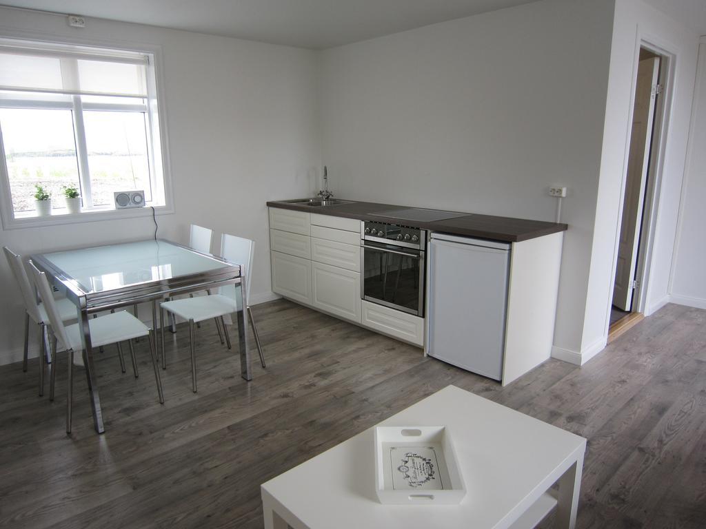 Apartment By The Sea Hofn Room photo