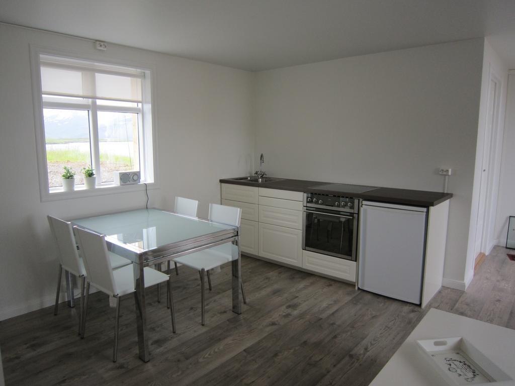 Apartment By The Sea Hofn Room photo